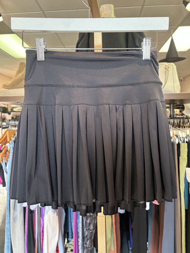 Gold Hinge -Pleated Tennis Skirt - Black