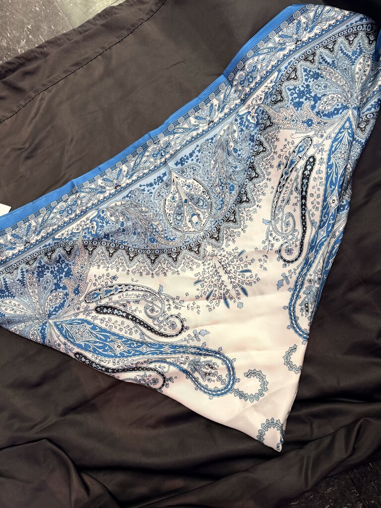 Talbots NWT - Knit Scarf w. Abstract Peacock Print