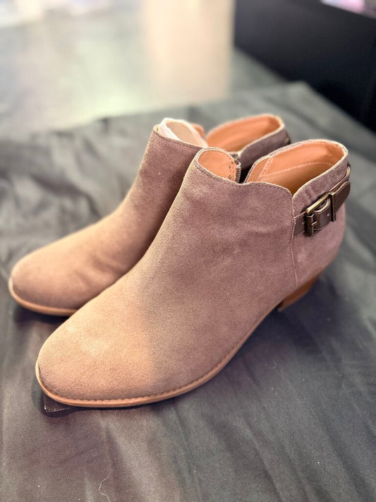 Vionic-Joy Millie Booties in Greige