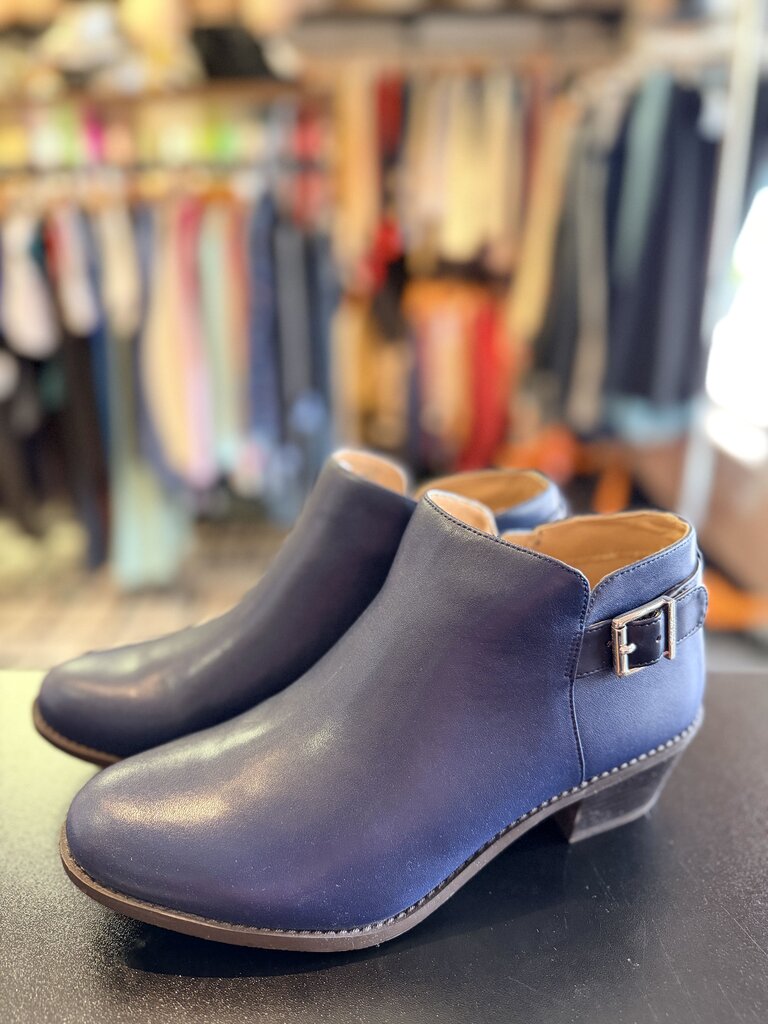 Vionic-Joy Millie Booties in Navy Leather